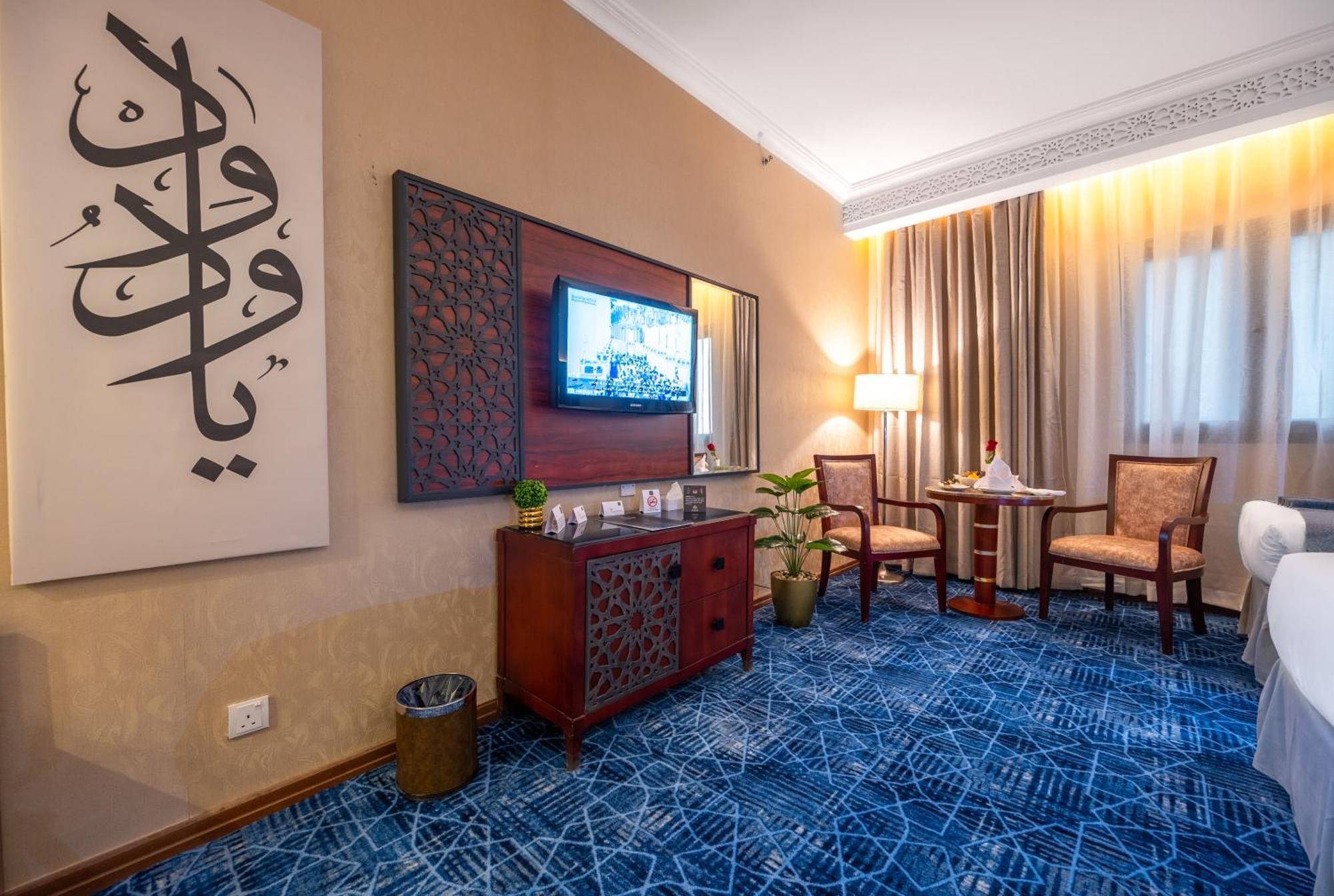 Shaza Regency Plaza Al Madinah Hotel Medina Exterior photo A room at the hotel